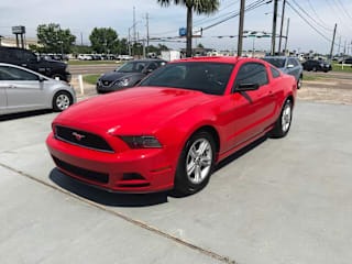 2014 Ford Mustang V6 1ZVBP8AM6E5286707 2014 Ford Mustang V6