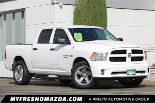 2017 Ram Pickup 1500 1C6RR6KT2HS833717 2017 Ram Pickup 1500