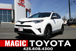 2018 Toyota RAV4 SE 2T3JFREV1JW778722 2018 Toyota RAV4 SE