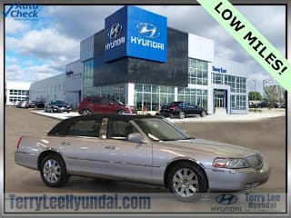 2003 Lincoln Town Car Cartier 1LNHM83W43Y624066 2003 Lincoln Town Car Cartier