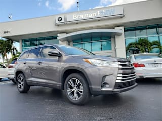 2018 Toyota Highlander LE Plus 5TDZZRFH9JS285469 2018 Toyota Highlander LE Plus
