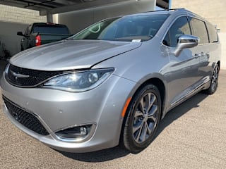 2017 Chrysler Pacifica Limited 2C4RC1GGXHR504158 2017 Chrysler Pacifica Limited