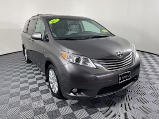 2017 Toyota Sienna XLE Premium 7-Passenger 5TDDZ3DCXHS177032 2017 Toyota Sienna XLE Premium 7-Passenger