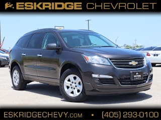 2017 Chevrolet Traverse LS 1GNKRFKD0HJ166064 2017 Chevrolet Traverse LS