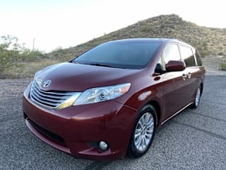 2015 Toyota Sienna XLE 8-Passenger 5TDYK3DC3FS563083 2015 Toyota Sienna XLE 8-Passenger