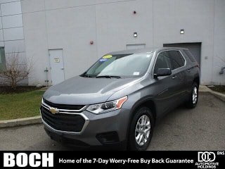 2020 Chevrolet Traverse LS 1GNEVFKW1LJ168084 2020 Chevrolet Traverse LS
