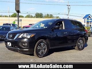 2017 Nissan Pathfinder SV 5N1DR2MM6HC662185 2017 Nissan Pathfinder SV