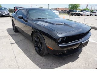 2018 Dodge Challenger SXT 2C3CDZAG4JH142127 2018 Dodge Challenger SXT