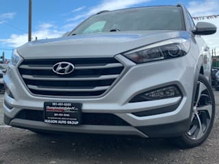 2018 Hyundai Tucson Value KM8J33A28JU721220 2018 Hyundai Tucson Value