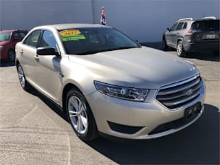 2017 Ford Taurus 1FAHP2D80HG137247 2017 Ford Taurus
