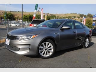 2017 Kia Optima LX 5XXGT4L31HG141477 2017 Kia Optima LX