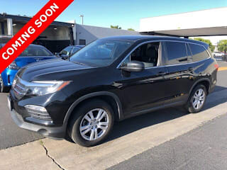 2017 Honda Pilot LX 5FNYF5H15HB023587 2017 Honda Pilot LX