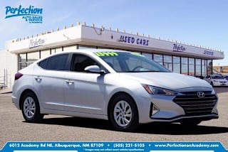 2019 Hyundai Elantra SE KMHD74LF5KU811904 2019 Hyundai Elantra SE