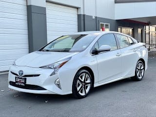 2018 Toyota Prius JTDKARFU9J3055700 2018 Toyota Prius