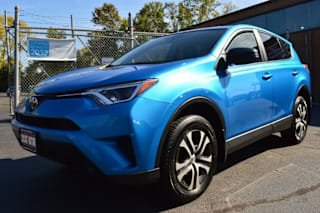 2017 Toyota RAV4 LE JTMBFREV0HJ713468 2017 Toyota RAV4 LE