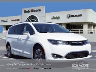 2018 Chrysler Pacifica Hybrid Limited 2C4RC1N78JR359047 2018 Chrysler Pacifica Hybrid Limited