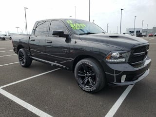 2017 Ram Pickup 1500 1C6RR6MT1HS747487 2017 Ram Pickup 1500