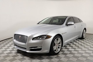 2017 Jaguar XJL Portfolio SAJWA2G75H8W08410 2017 Jaguar XJL Portfolio