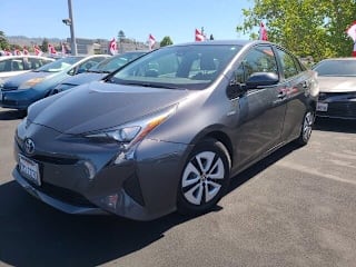 2017 Toyota Prius Three JTDKARFU1H3035354 2017 Toyota Prius Three