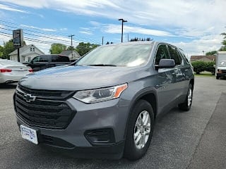 2018 Chevrolet Traverse LS 1GNEVFKW9JJ254109 2018 Chevrolet Traverse LS