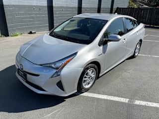2017 Toyota Prius Two JTDKBRFU9H3027502 2017 Toyota Prius Two