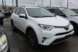 2018 Toyota RAV4 JTMRFREV0JD235541 2018 Toyota RAV4
