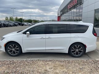 2017 Chrysler Pacifica Limited 2C4RC1GG3HR804480 2017 Chrysler Pacifica Limited