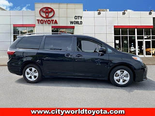 2018 Toyota Sienna LE 8-Passenger 5TDKZ3DC2JS944126 2018 Toyota Sienna LE 8-Passenger