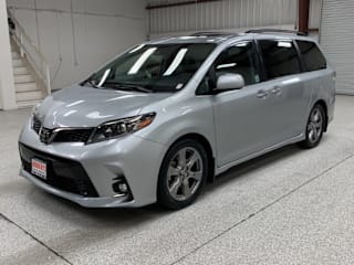 2019 Toyota Sienna SE 8-Passenger 5TDXZ3DC9KS976479 2019 Toyota Sienna SE 8-Passenger