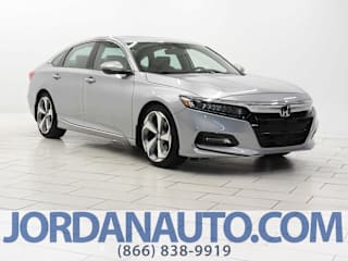 2018 Honda Accord Touring 1HGCV1F99JA216811 2018 Honda Accord Touring