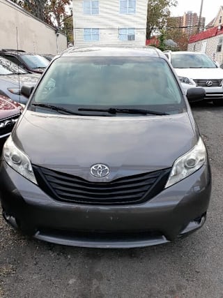 2011 Toyota Sienna Base 7-Passenger 5TDZK3DC9BS147506 2011 Toyota Sienna Base 7-Passenger