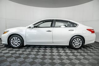 2017 Nissan Altima 2.5 1N4AL3AP2HC125946 2017 Nissan Altima 2.5