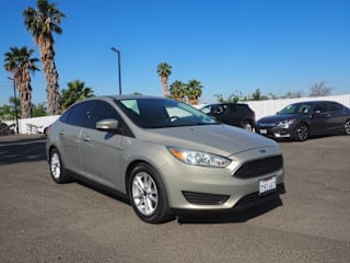 2015 Ford Focus SE 1FADP3F28FL270081 2015 Ford Focus SE