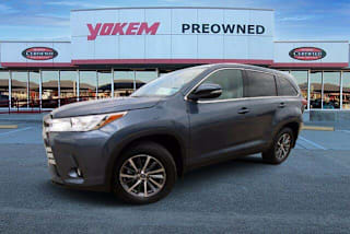 2019 Toyota Highlander XLE 5TDKZRFH9KS326380 2019 Toyota Highlander XLE