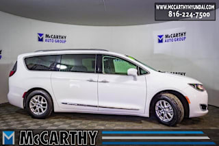 2020 Chrysler Pacifica Touring L 2C4RC1BG2LR209717 2020 Chrysler Pacifica Touring L