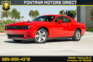 2017 Dodge Challenger SXT 2C3CDZAG2HH550698 2017 Dodge Challenger SXT