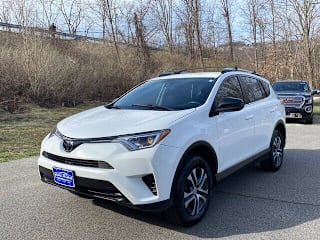 2018 Toyota RAV4 LE JTMBFREV0JJ250298 2018 Toyota RAV4 LE