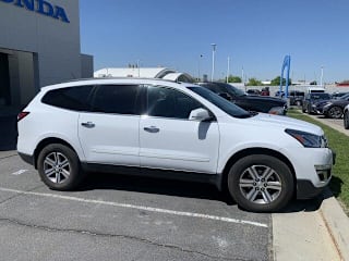2017 Chevrolet Traverse LT 1GNKVGKD0HJ112619 2017 Chevrolet Traverse LT