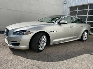 2017 Jaguar XJ R-Sport SAJWA1C76H8W10537 2017 Jaguar XJ R-Sport