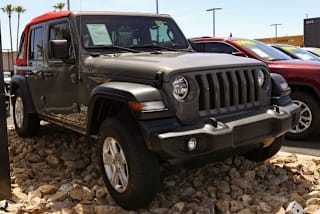 2020 Jeep Wrangler Unlimited Sport 1C4HJXDG9LW215636 2020 Jeep Wrangler Unlimited Sport