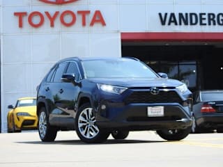 2019 Toyota RAV4 XLE Premium 2T3C1RFV4KW030618 2019 Toyota RAV4 XLE Premium