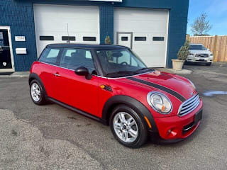 2013 MINI Cooper Cooper WMWSU3C51DT373961 2013 MINI Cooper Cooper