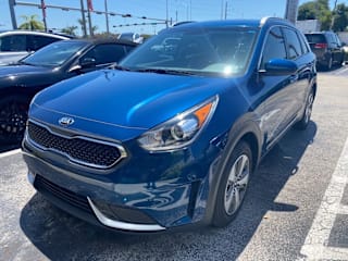 2018 Kia Niro KNDCB3LC8J5176300 2018 Kia Niro