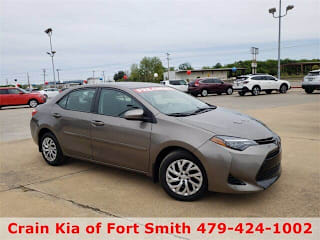 2018 Toyota Corolla LE 2T1BURHE4JC084641 2018 Toyota Corolla LE