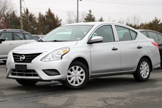 2017 Nissan Versa 1.6 S 3N1CN7AP8HL818337 2017 Nissan Versa 1.6 S