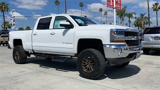 2018 Chevrolet Silverado 1500 LT 3GCPCREC9JG381244 2018 Chevrolet Silverado 1500 LT
