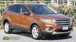 2017 Ford Escape SE 1FMCU0GD5HUC39148 2017 Ford Escape SE