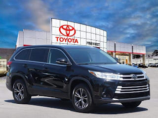 2018 Toyota Highlander LE 5TDZZRFH2JS276063 2018 Toyota Highlander LE