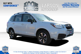 2017 Subaru Forester 2.5i JF2SJABC3HH428033 2017 Subaru Forester 2.5i