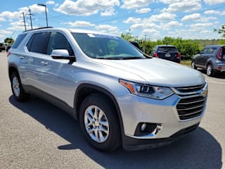 2019 Chevrolet Traverse LT Leather 1GNERHKW2KJ245737 2019 Chevrolet Traverse LT Leather